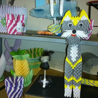 LES RESIDENTS DE NAZARETH EXPOSENT LEURS CREATIONS D’ORIGAMI