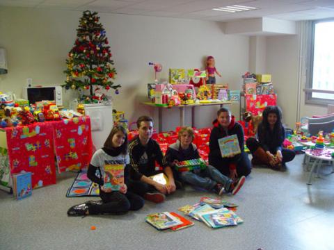 Retour sur l'initiative de Jason, un père noël pas commes les autres pour les enfants hospitalisés en pédiatrie